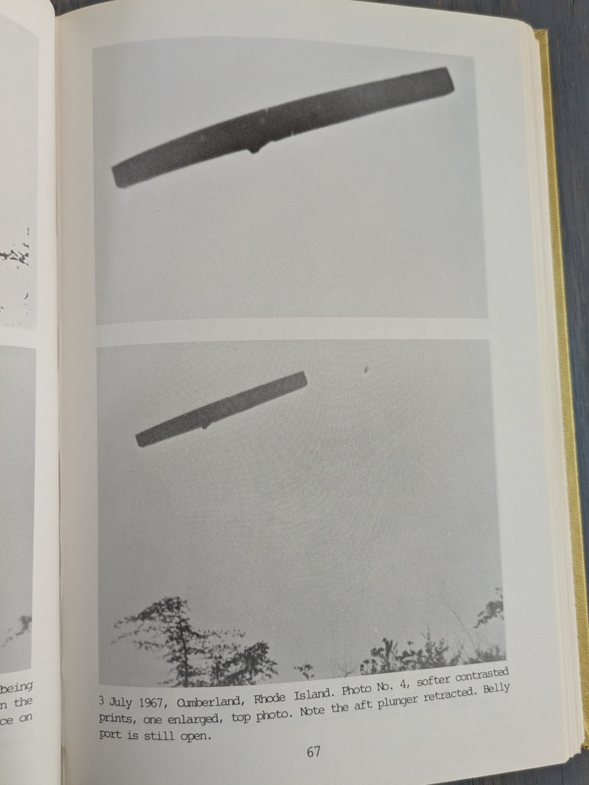 UFO PHOTOGRAPHS AROUND THE WORLD Vol. 2 Stevens • Roberts 1985 First Ed. HC DJ