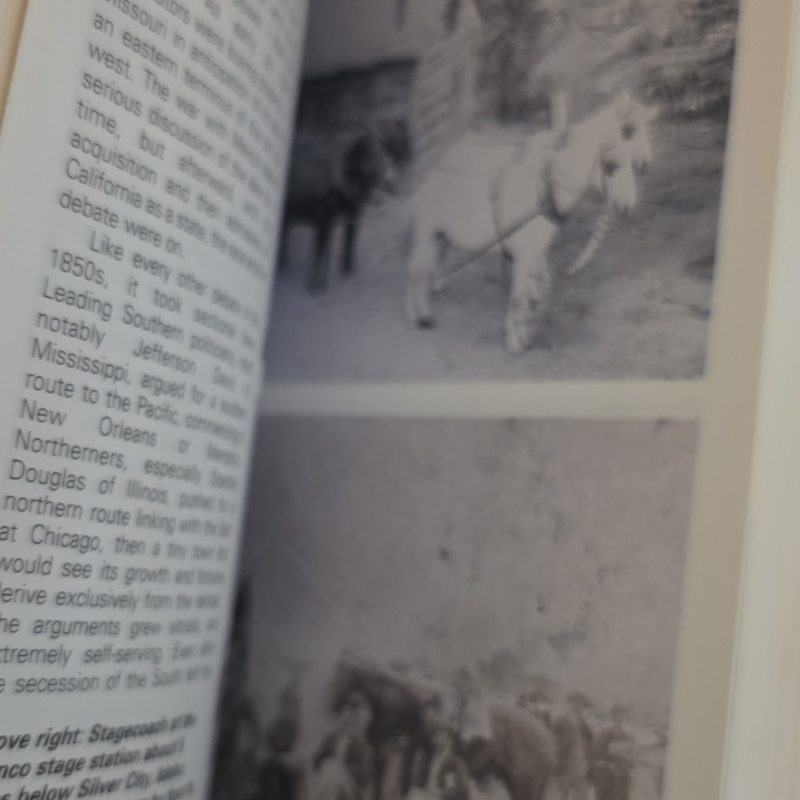 The Illustrated Directory of the Old West by William C. Davis (2002 Paperback)