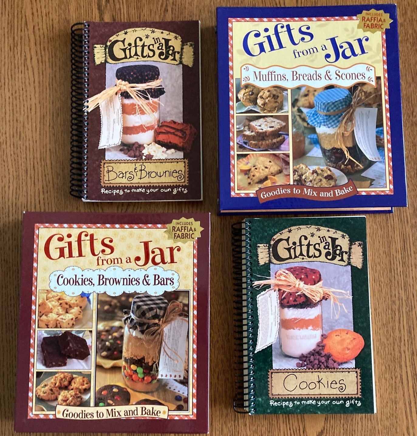 Lot of 4 COOKBOOKS GIFTS FROM A JAR 3 RING COOKBOOKS Fabric & Raffia & IN A JAR