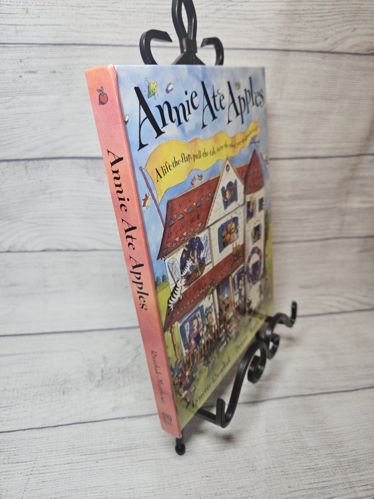 Annie Ate Apples Interactive Pop-Up Book – Hardcover, 1998, White Heat Ltd – VTG