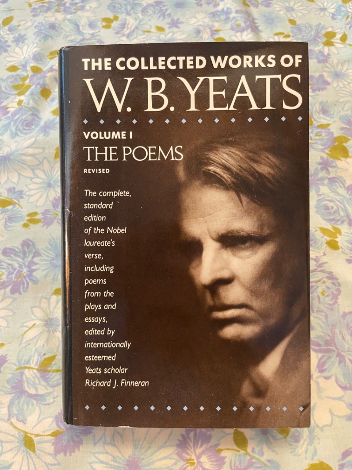 BOOK The Collected works of W B YEATS The Poems Volume 1 Revised Hardcover