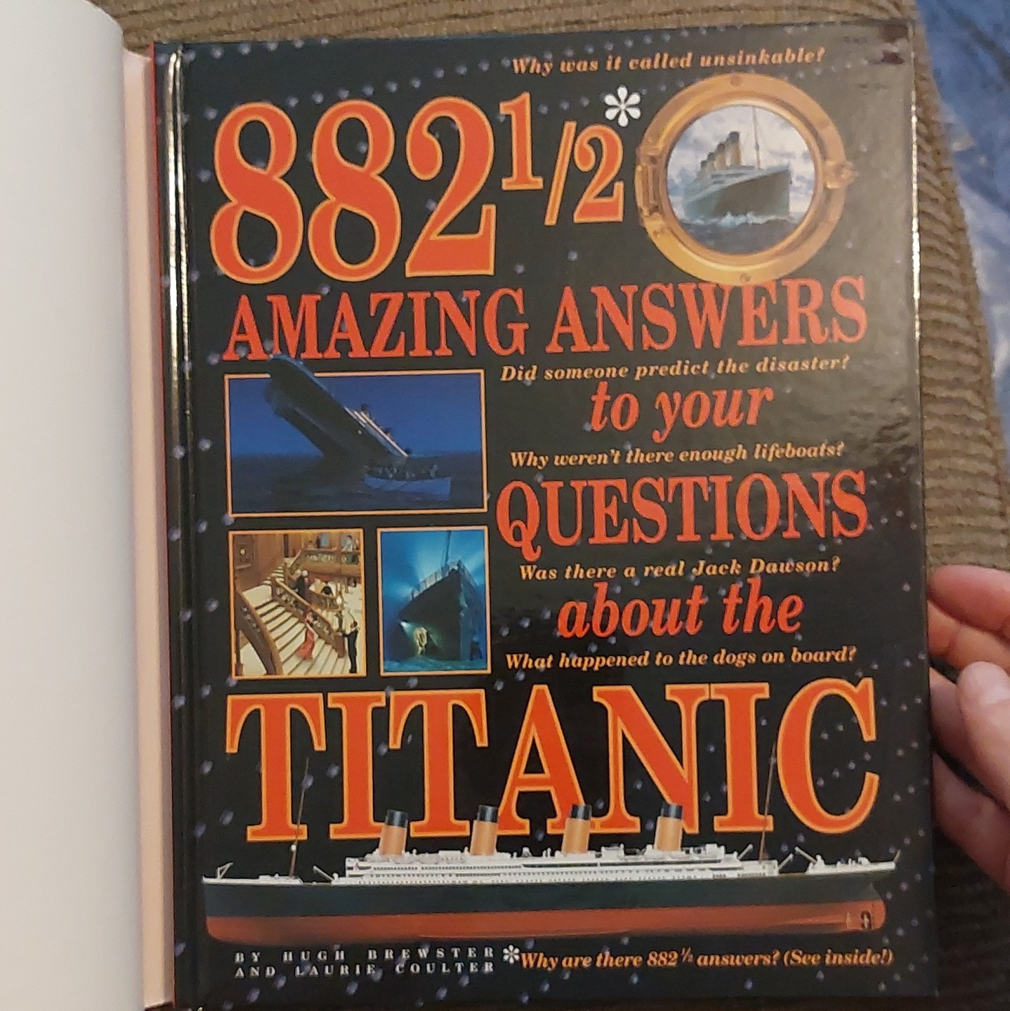 Scholastic Press 882 1/2 Amazing Answers: Titanic HC 1998 Illus