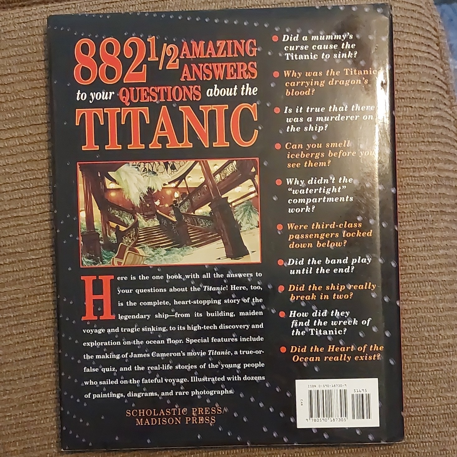 Scholastic Press 882 1/2 Amazing Answers: Titanic HC 1998 Illus
