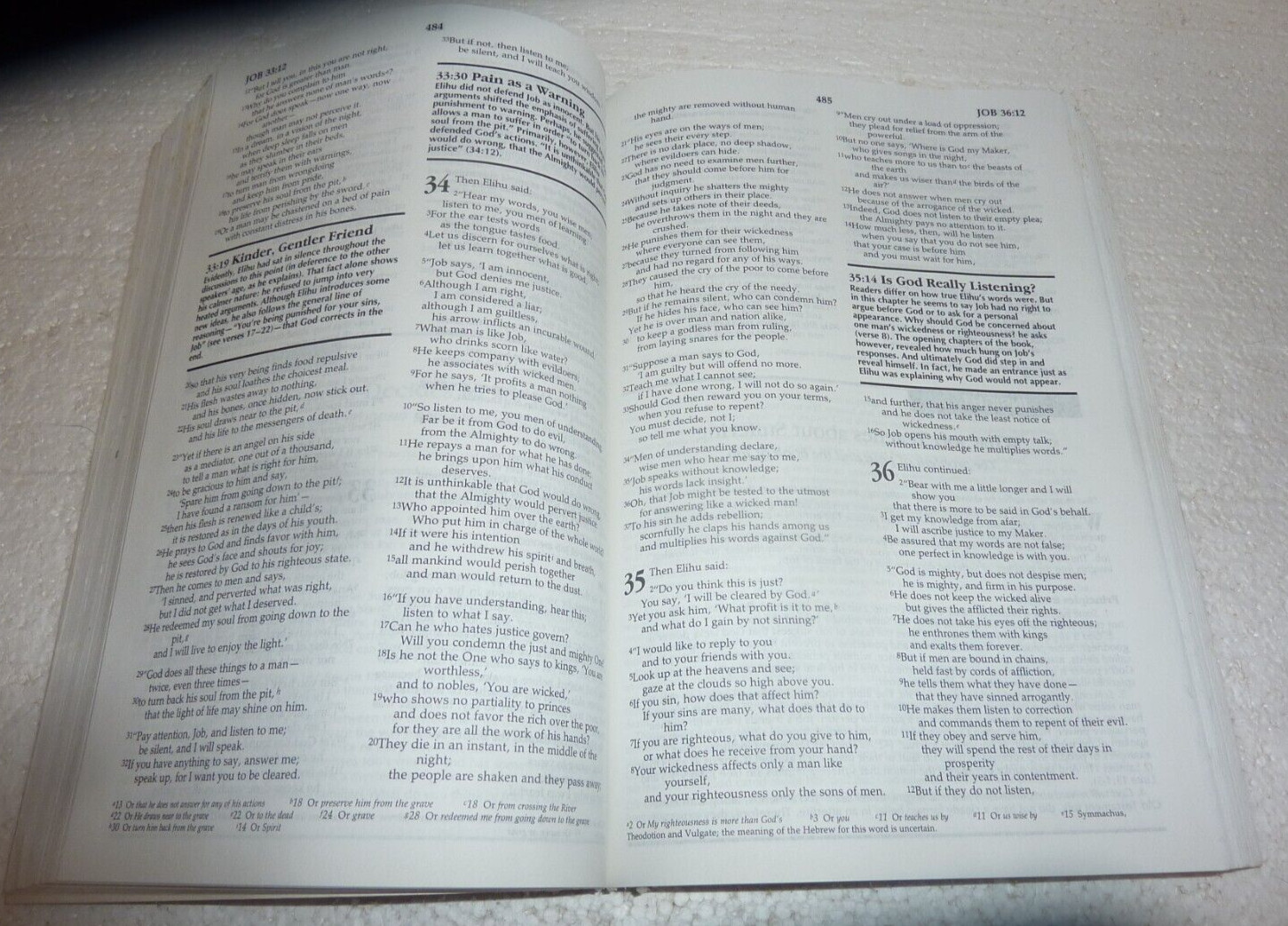 The New Student Bible – New International Version – Paperback