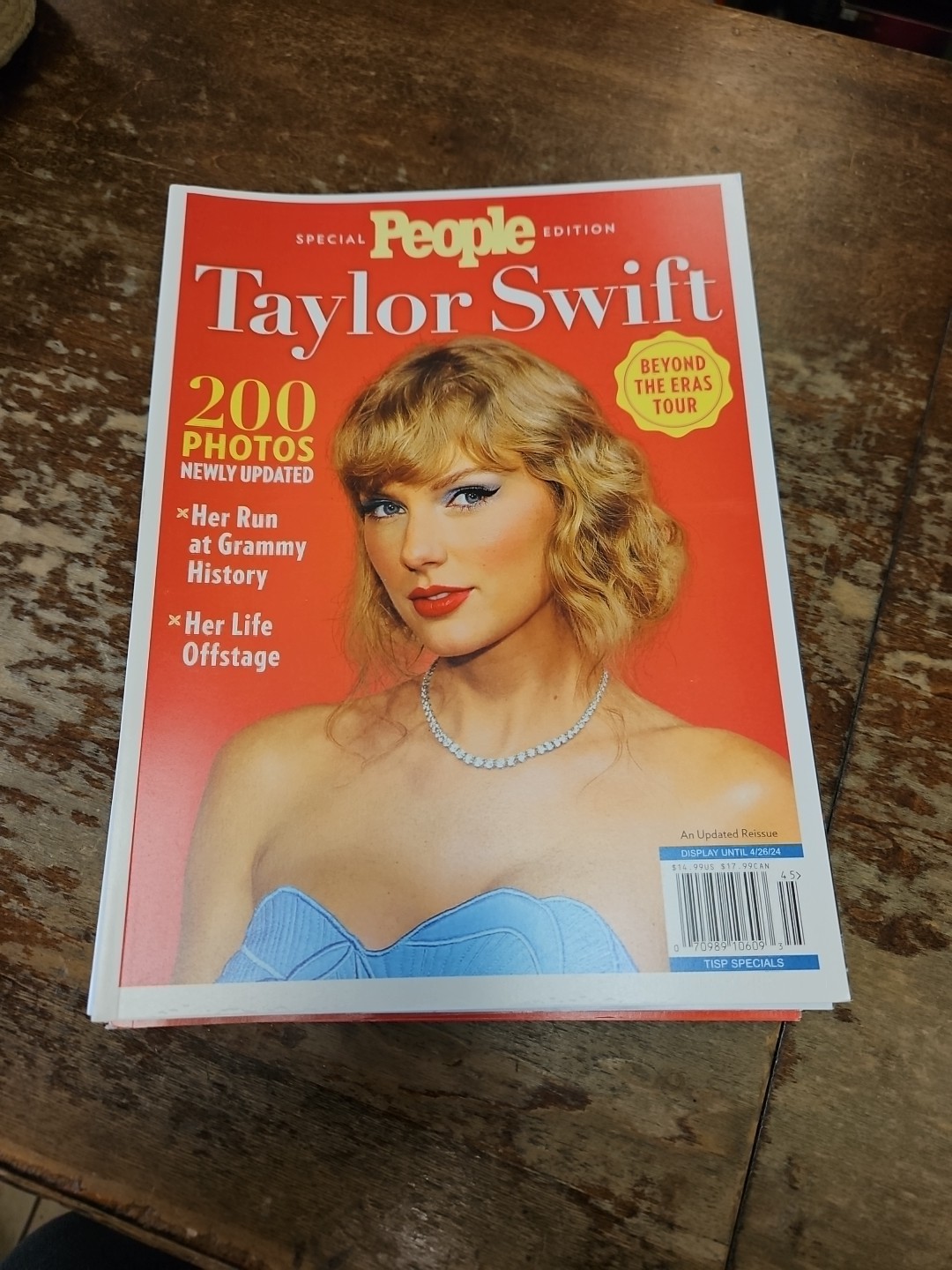 TAYLOR SWIFT BEYOND THE ERAS TOUR SPECIAL EDITION PEOPLE MAGAZINE 200 PHOTOS