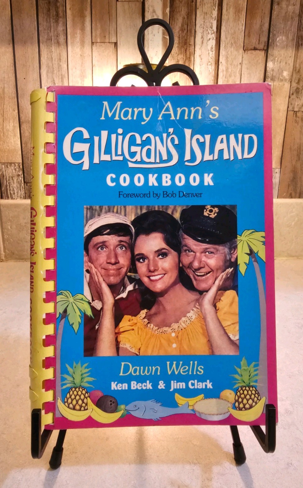 Mary Ann’s Gilligan’s Island Cookbook~By Dawn Wells~Ken Beck~Jim Clark~NEAR MINT