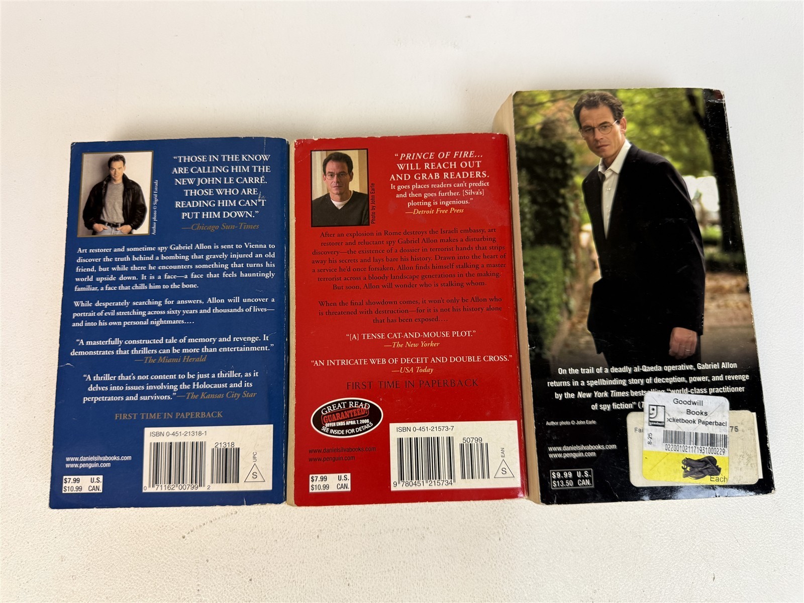 Daniel Silva Lot 23 Paperbacks including 20 Gabriel Allon series