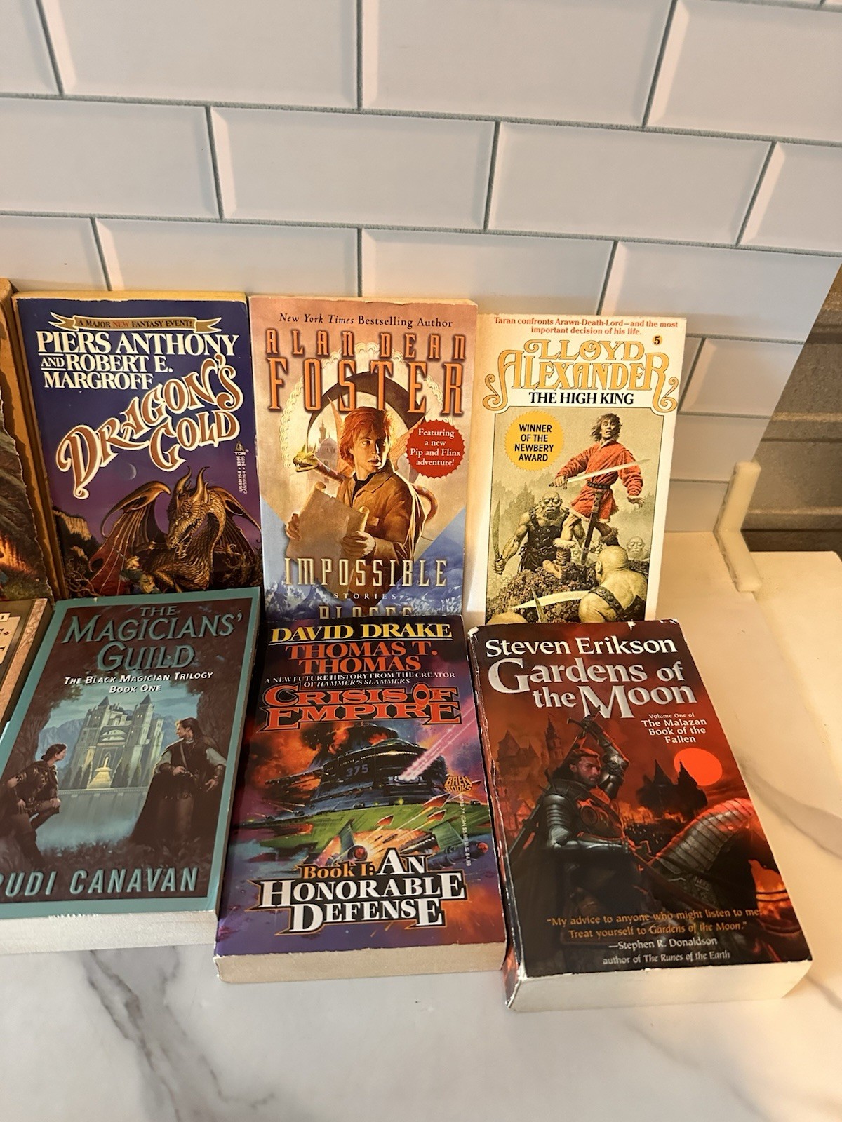 Lot of 8 Science Fiction/Fantasy Paperbacks Random Mix of Books (465)