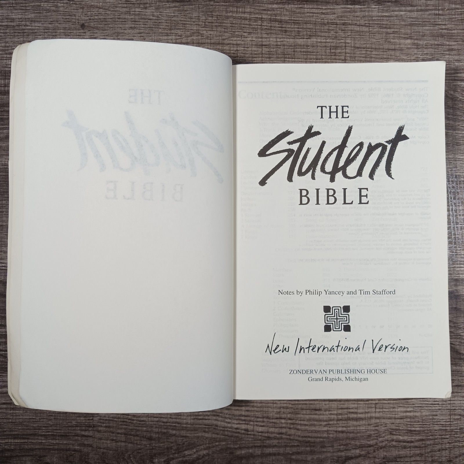 The New Student Bible International Version Expanded Updated Zondervan Paperback