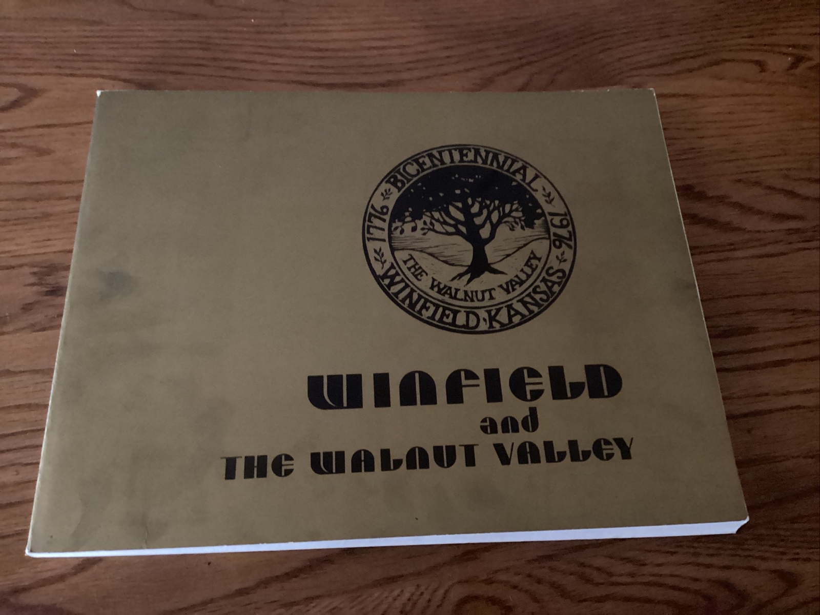 Winfield And The Walnut Valley, Rare 1975 Soft Cover, 154 Pages, Great Details