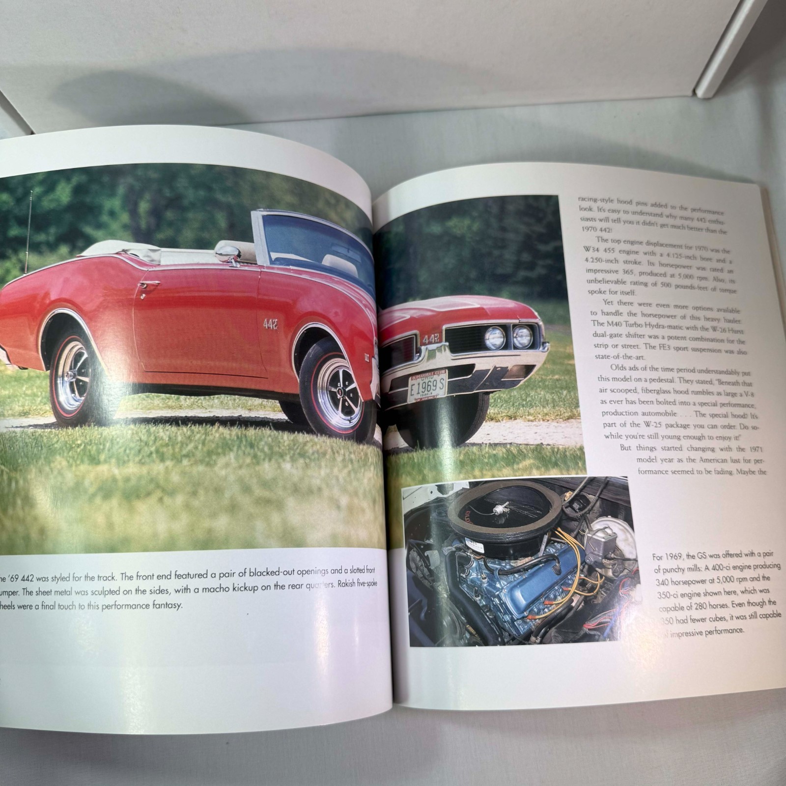 GM MUSCLE CARS By Bill Holder and Phil Kunz Full Color Examples Great Condition!