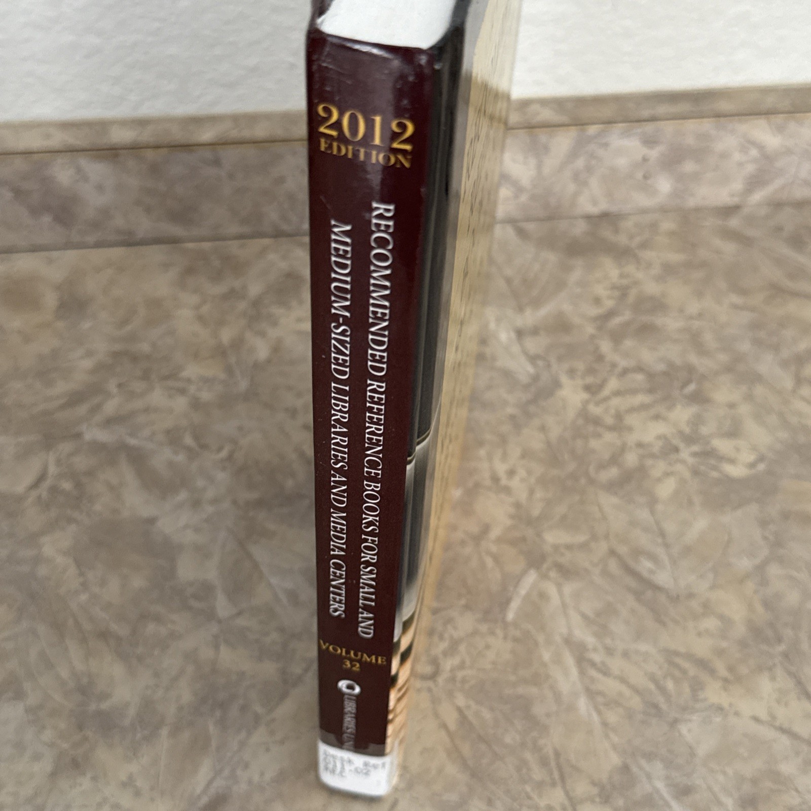 Recommended Reference Books Vol 32 2012 Hysell Ex-Library Very Good Condition