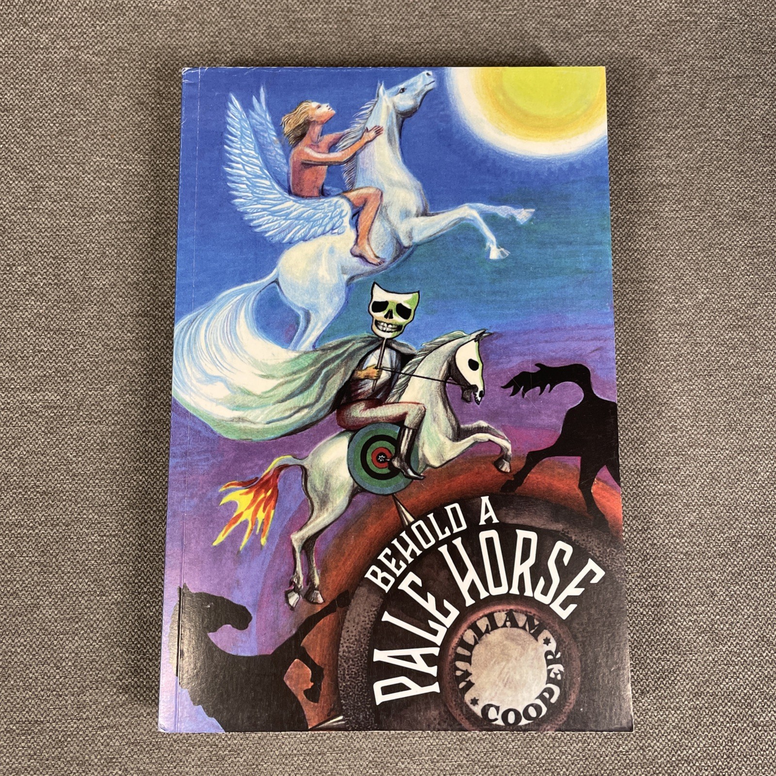 Behold a Pale Horse by William Cooper 2020 ALIENS UFOS TRILATERAL ILLUMINATI VG+