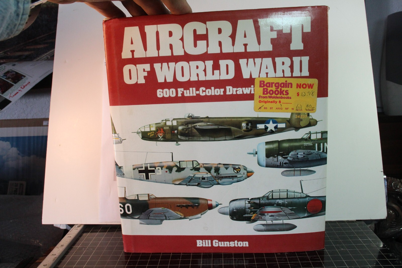 Aircraft of World War II by Bill Gunston Hardcover 208p (M92818)