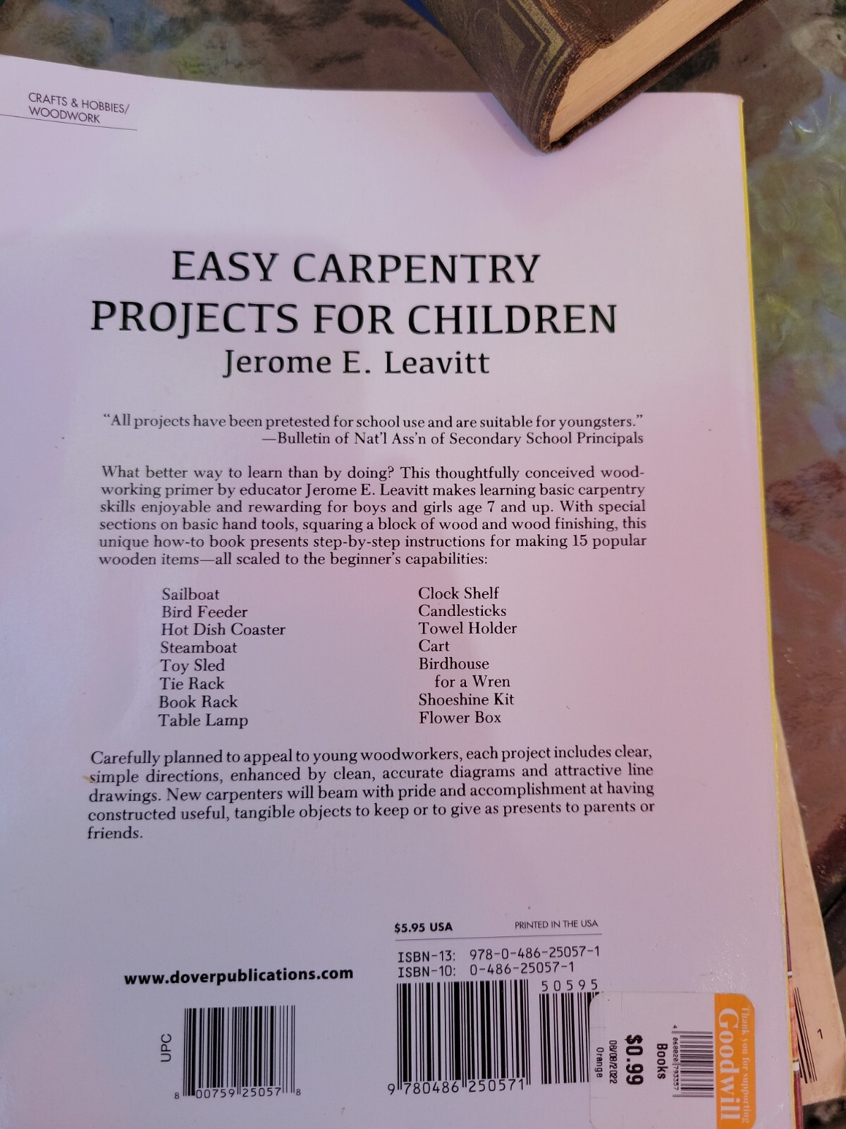 Easy Carpentry Projects for Children: By Leavitt, Jerome E.