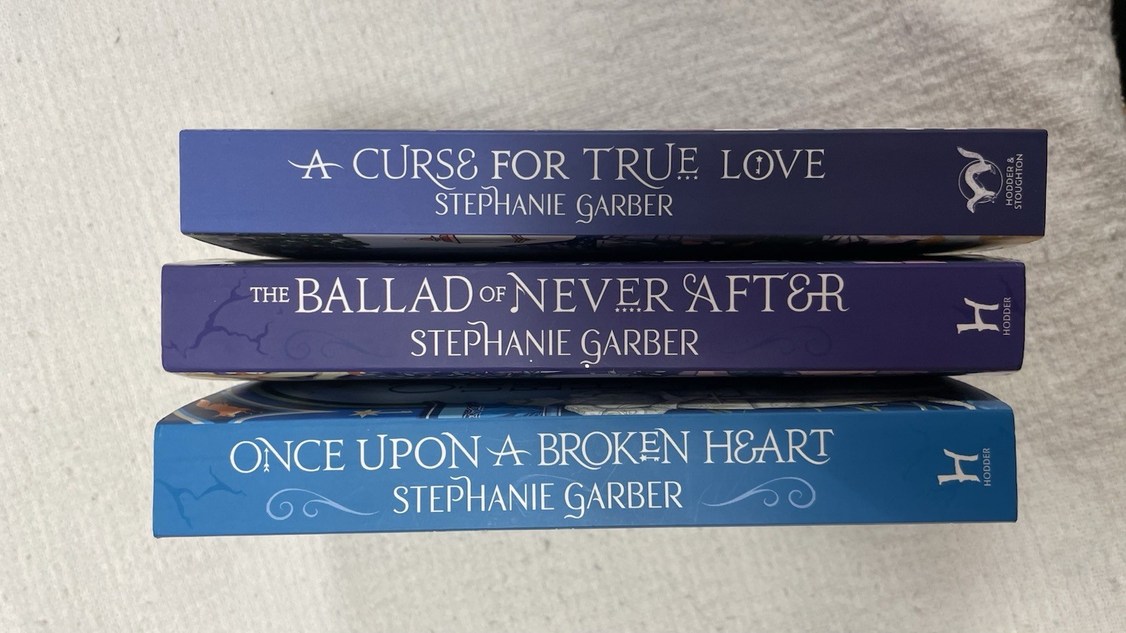Once Upon a Broken Heart – Waterstones Exclusive Edition Set