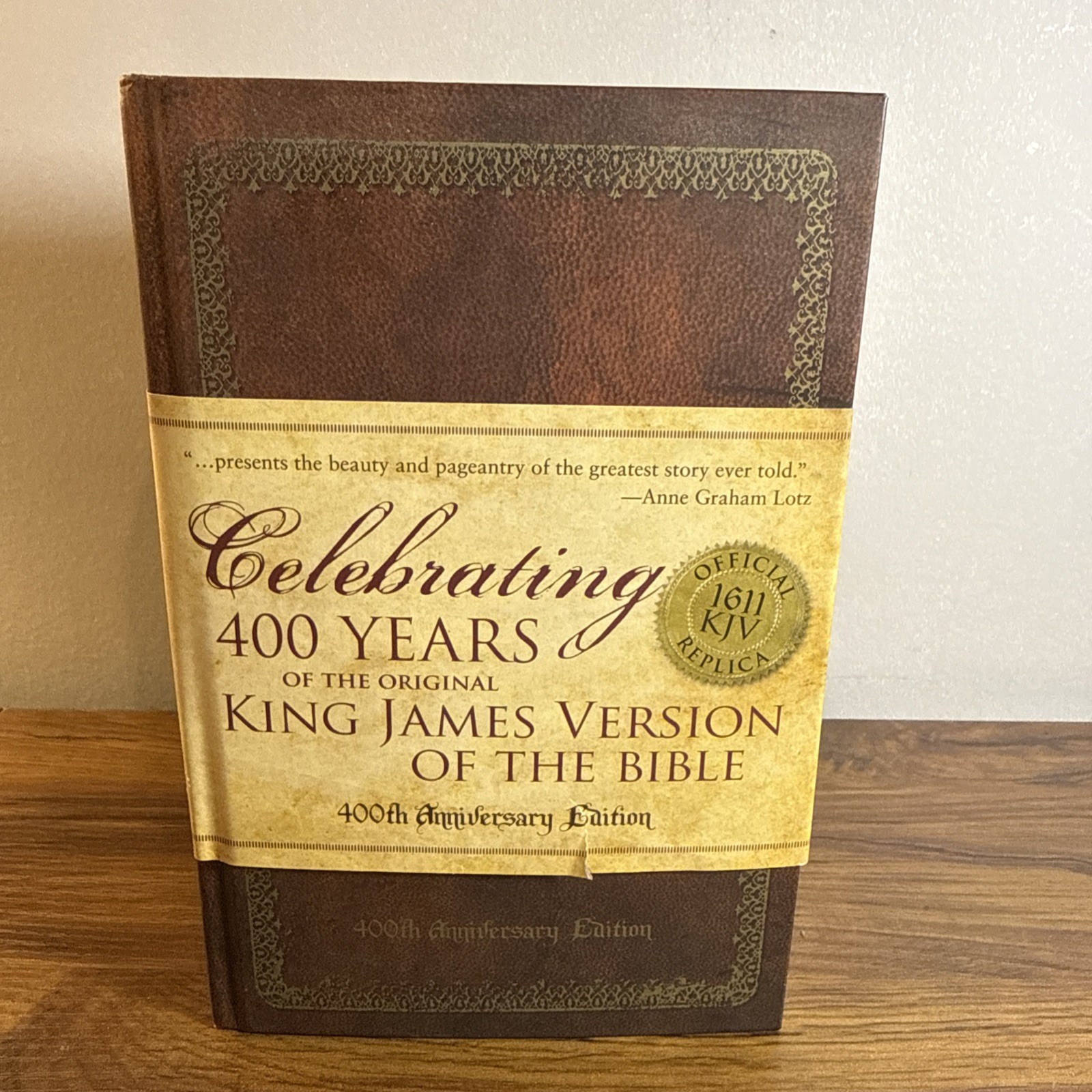 Holy Bible by Zondervan Bibles Staff (2011, Hardcover)