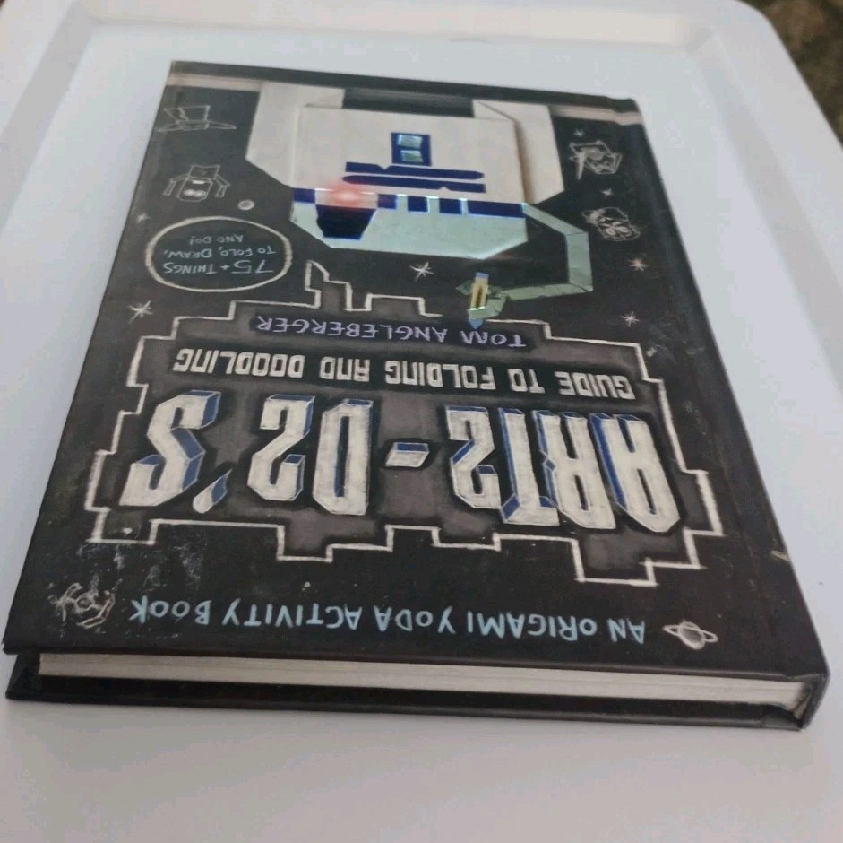 Tom Angleberger – “ART2-D2’S” 1st Edition & 1st Printing HC Book Made in USA.💥