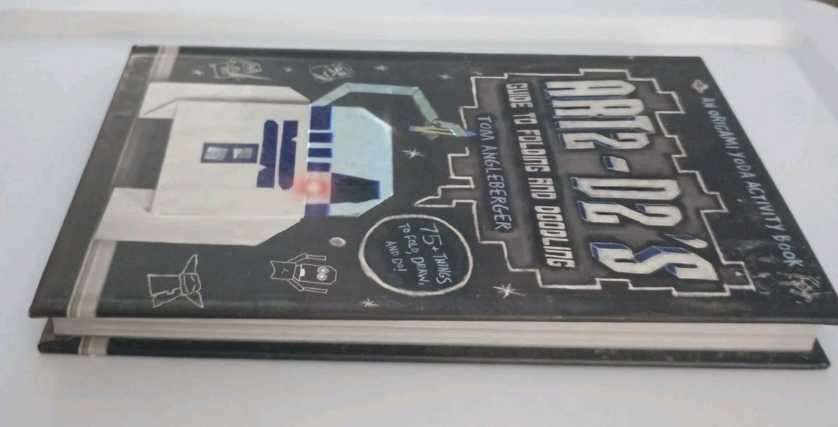 Tom Angleberger – “ART2-D2’S” 1st Edition & 1st Printing HC Book Made in USA.💥