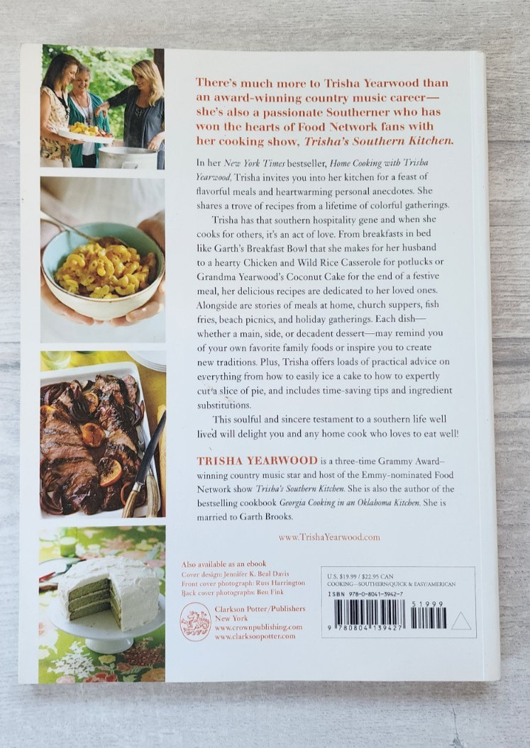 Home Cooking Trisha Yearwood paperback cookbook 2010 Southern recipes 223 pages