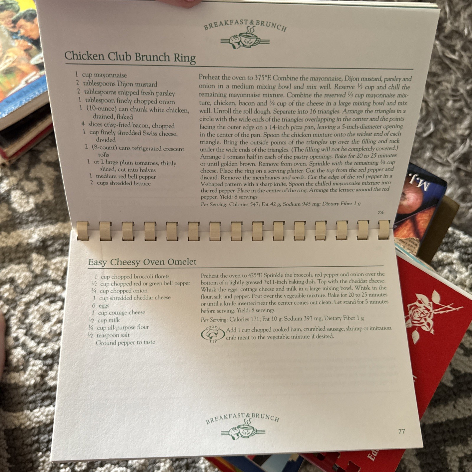 THE PAMPERED CHEF-THE KITCHEN IS THE HEART OF THE HOME COOKBOOK-223 PAGES