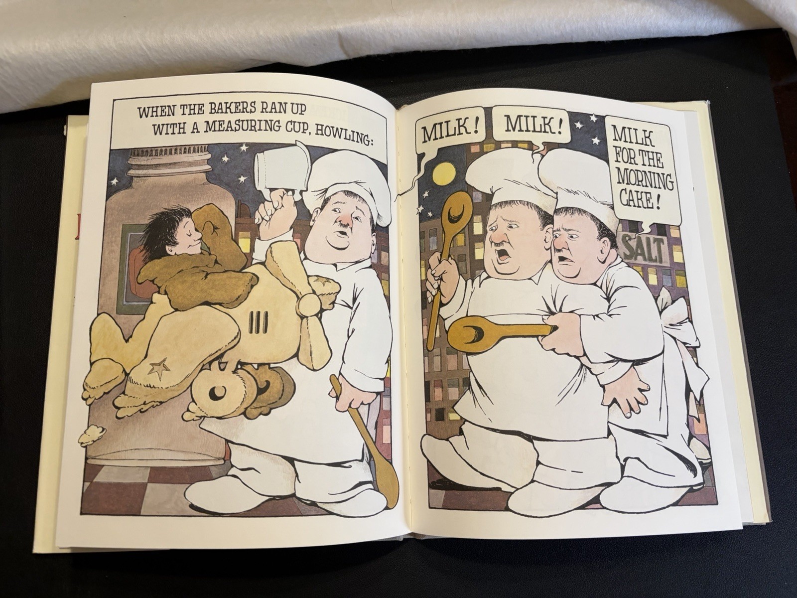 💛 SIGNED In the Night Kitchen M Sendak HCDJ Banned Book ESTATE LIQUIDATION SALE