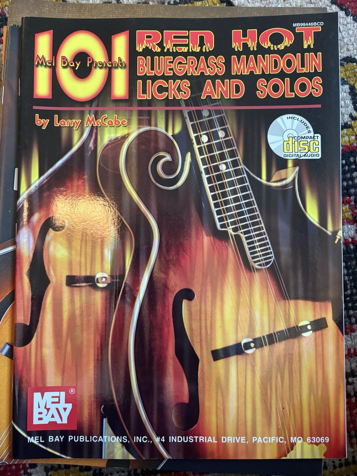 101 Red Hot Bluegrass Guitar Licks and Solos by Larry McCabe (2002)- w/ CD