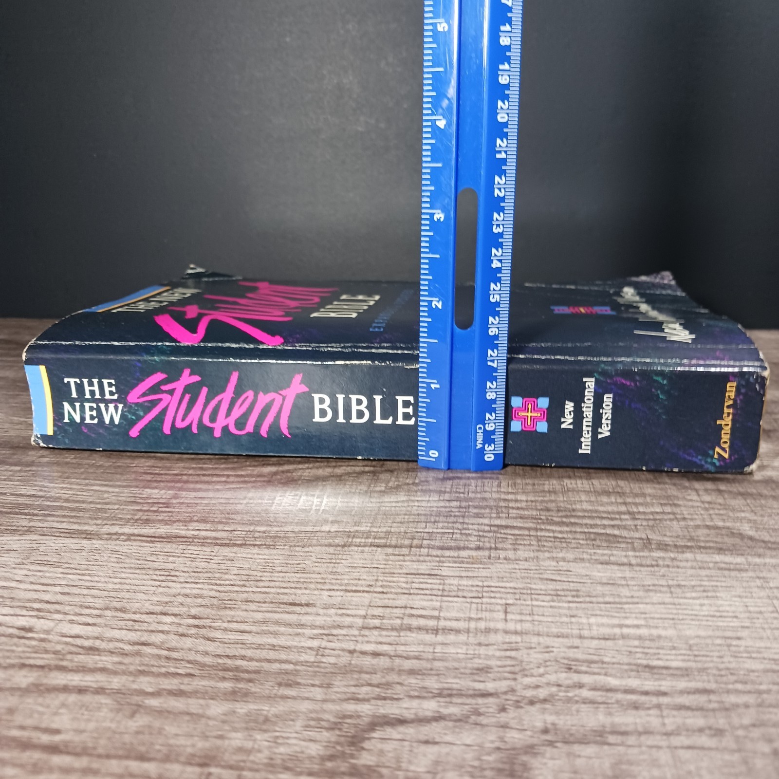 The New Student Bible International Version Expanded Updated Zondervan Paperback