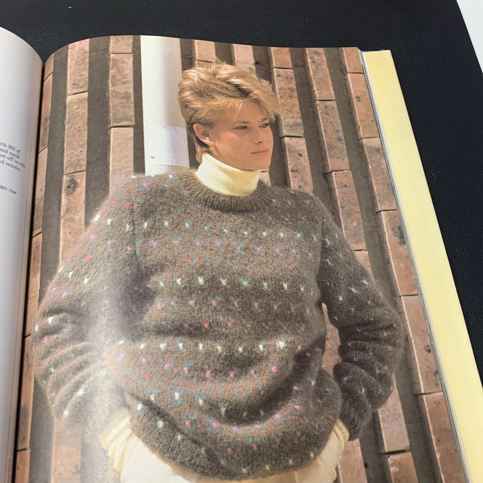 ELLE KNITTING BOOK 50 Exclusive French family Designs 1984 126pg