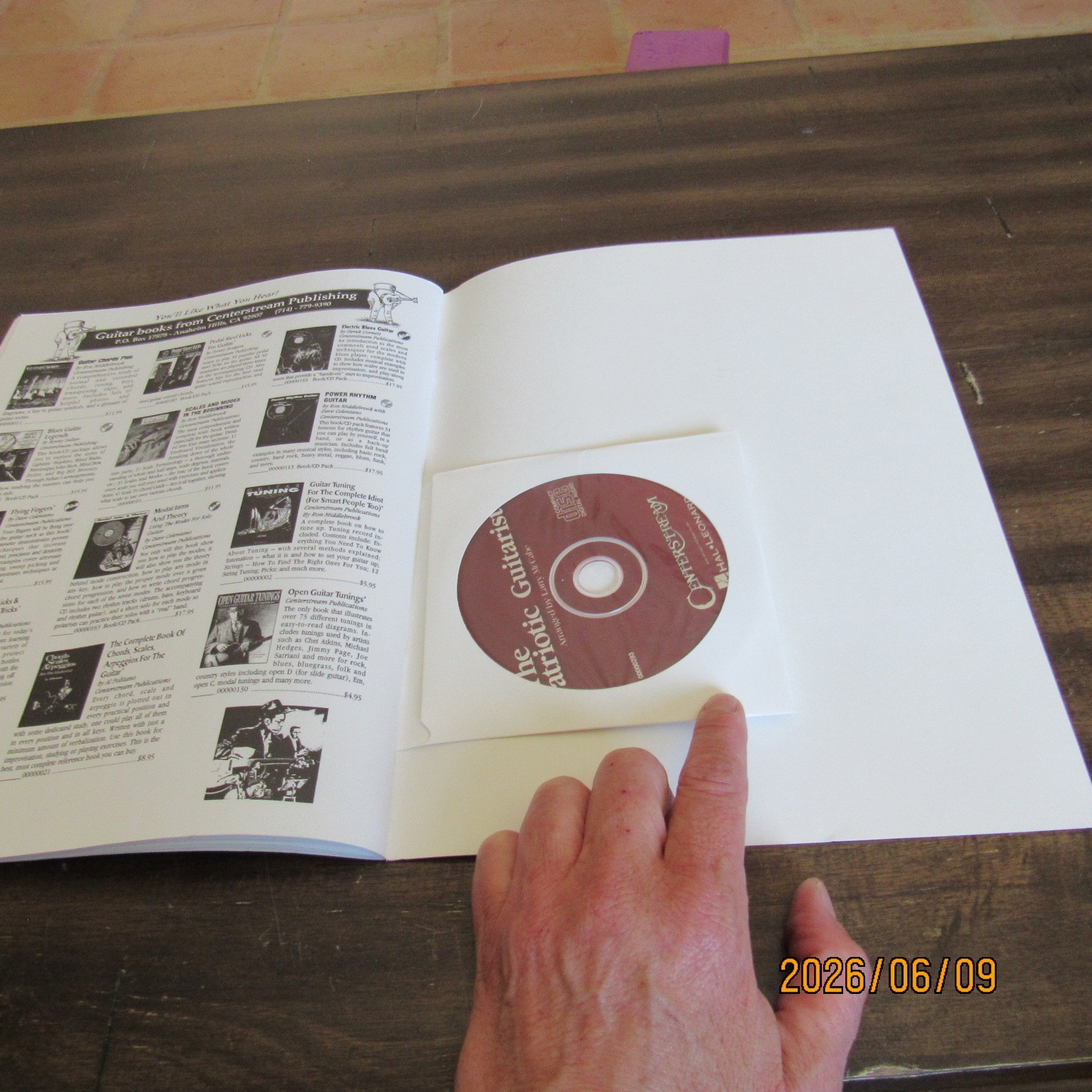 The Patriotic Guitarist-22 Guitar Solos for Fingerpickers-Larry McCabe-CD-2002