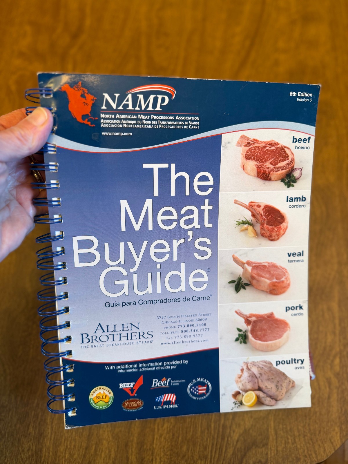 The Meat Buyer’s Guide-Spiral bound 6th ed 2010-NAMP-Illus.- Spanish cut names