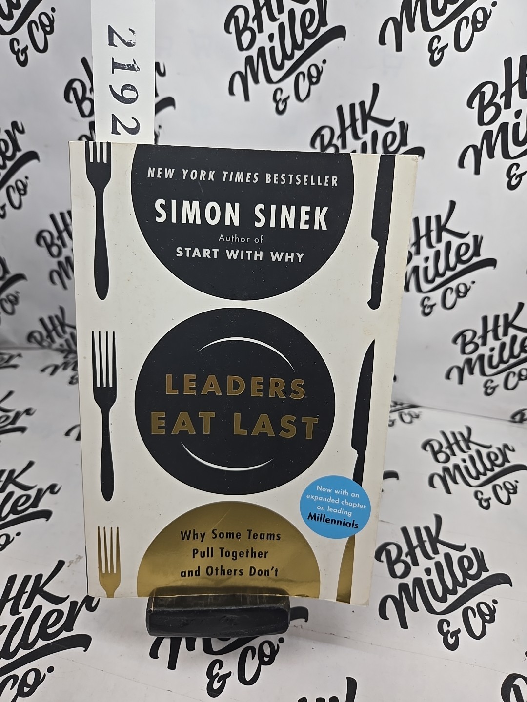 Good Condition Simon Sinek Leaders Eat Last Book