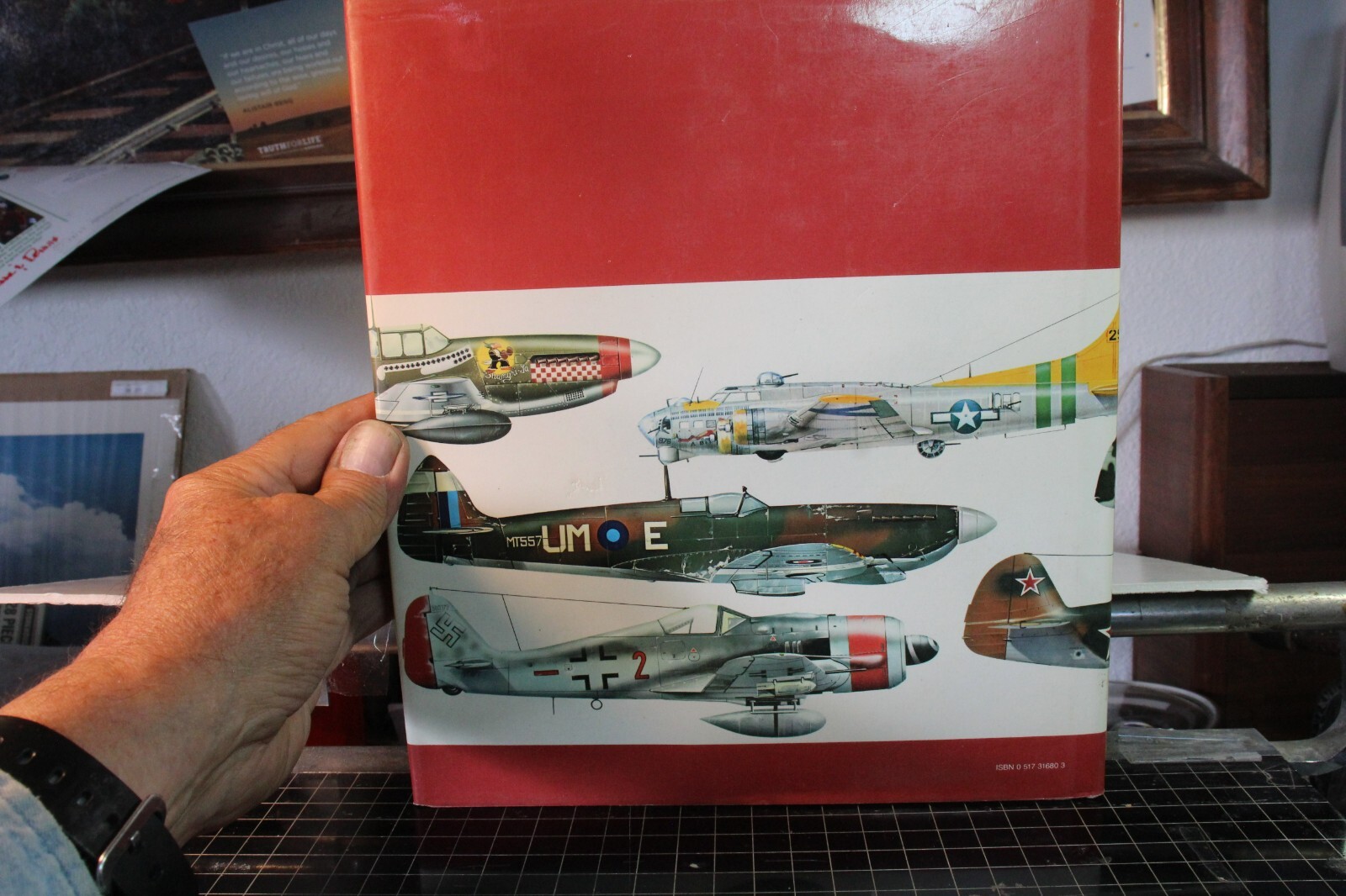 Aircraft of World War II by Bill Gunston Hardcover 208p (M92818)