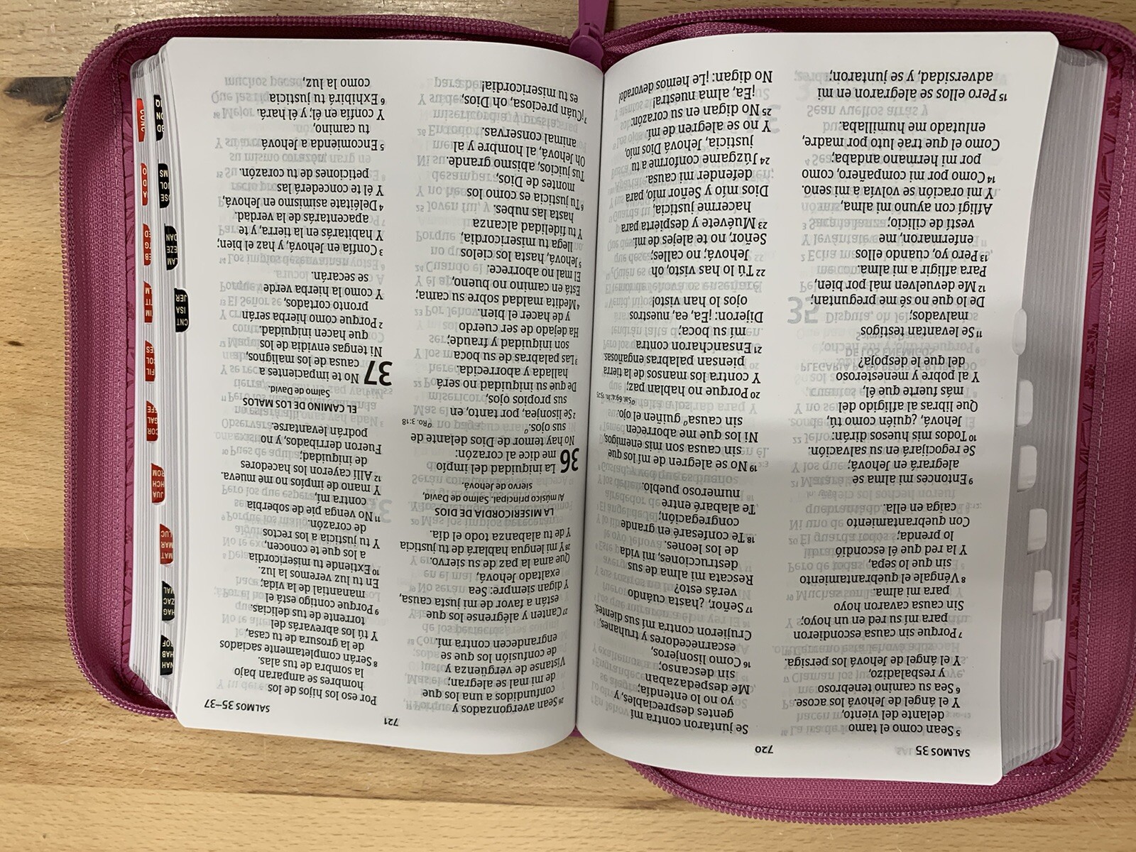Biblia Letra Grande 12 puntos para Mujer con cierre RV1960 floral con indice