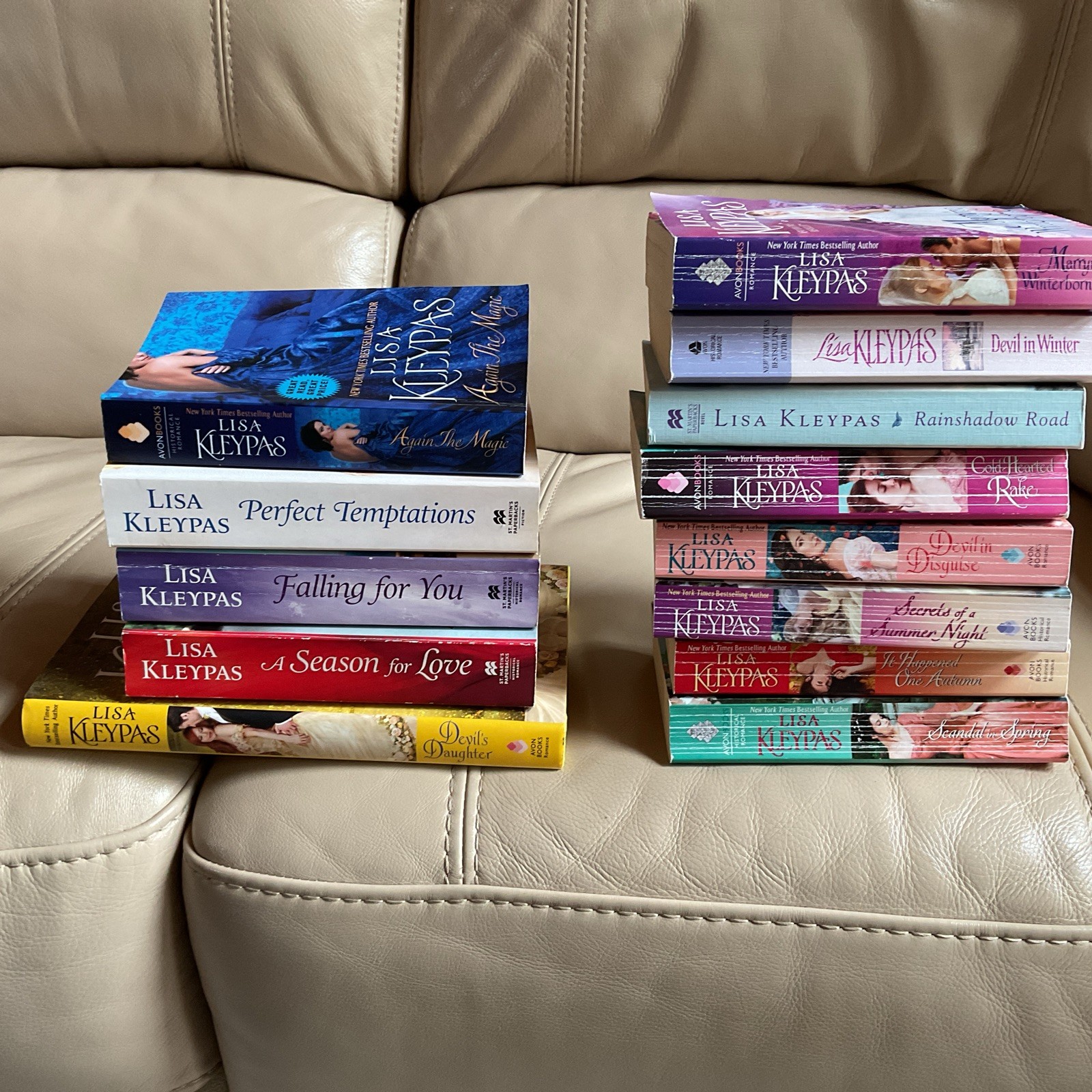 Lot 13 Lisa Kleypas – 1 Hardback and 12 Soft, 3 are 2 in 1’s