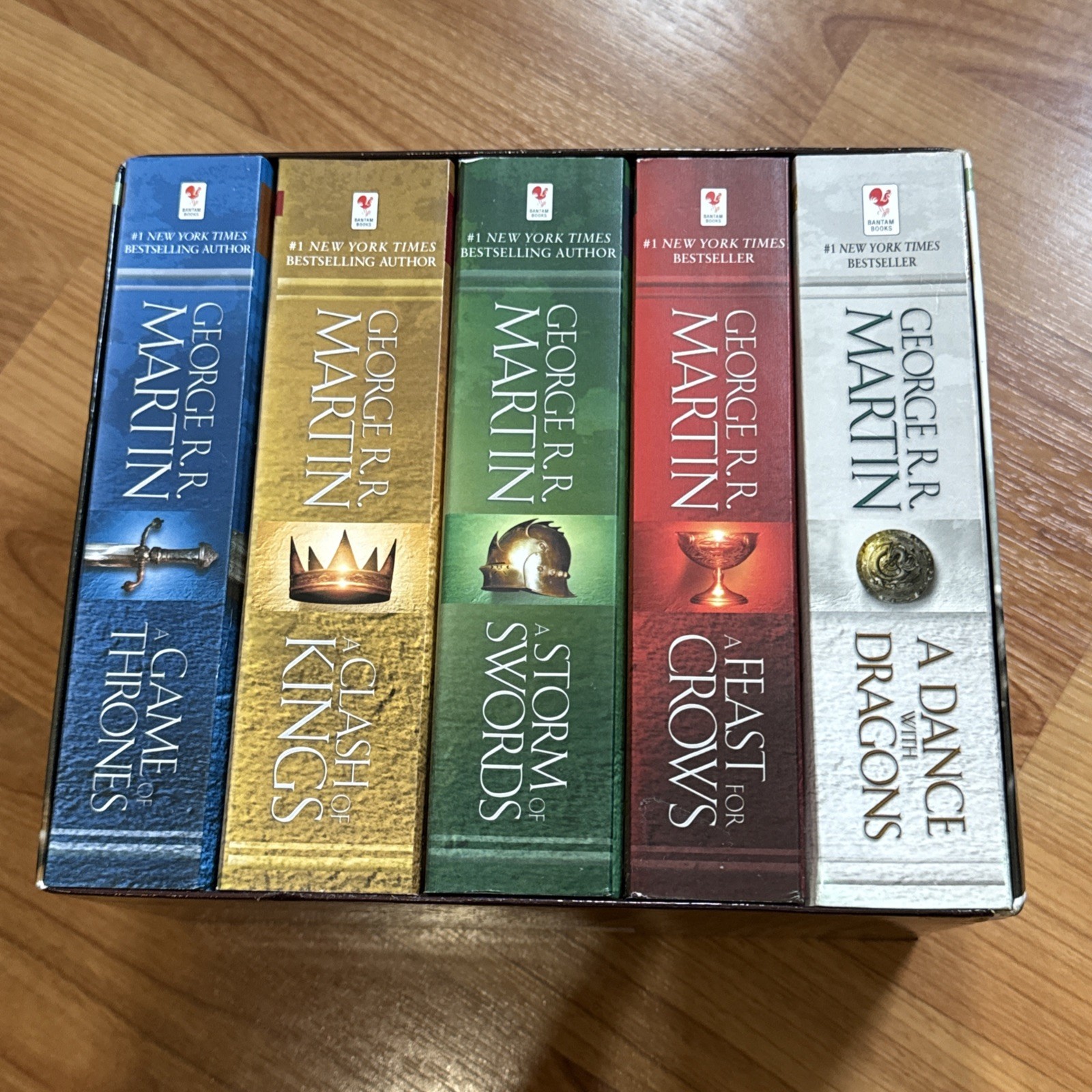A Game Of Thrones: A Song Of Ice and Fire 5 Book, Box Set, by George R.R.Martin