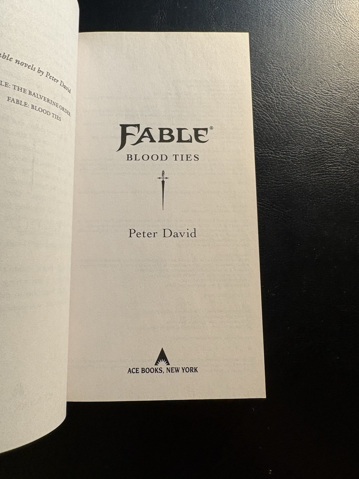 Fable Blood Ties Peter David 2011 1st Print PB Xbox Lionhead Rare Dye Pack Code