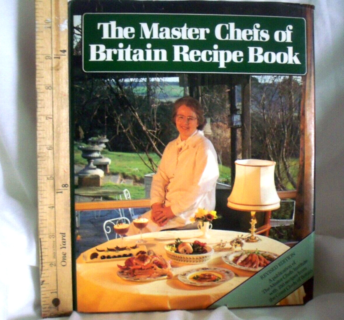 The Master Chefs of Britain Recipe Cook Book 1984, HB DJ – 250 Recipes 198 pages