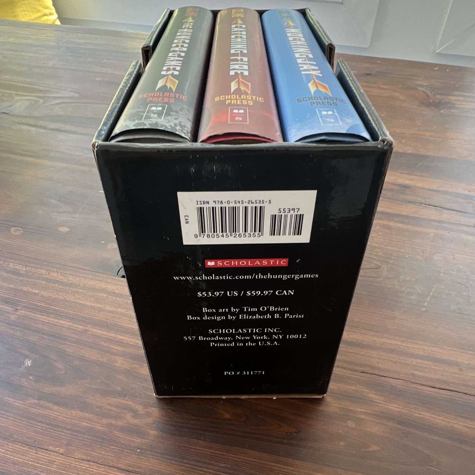 The Hunger Games Trilogy Box Set Slipcased – Suzanne Collins (Scholastic)