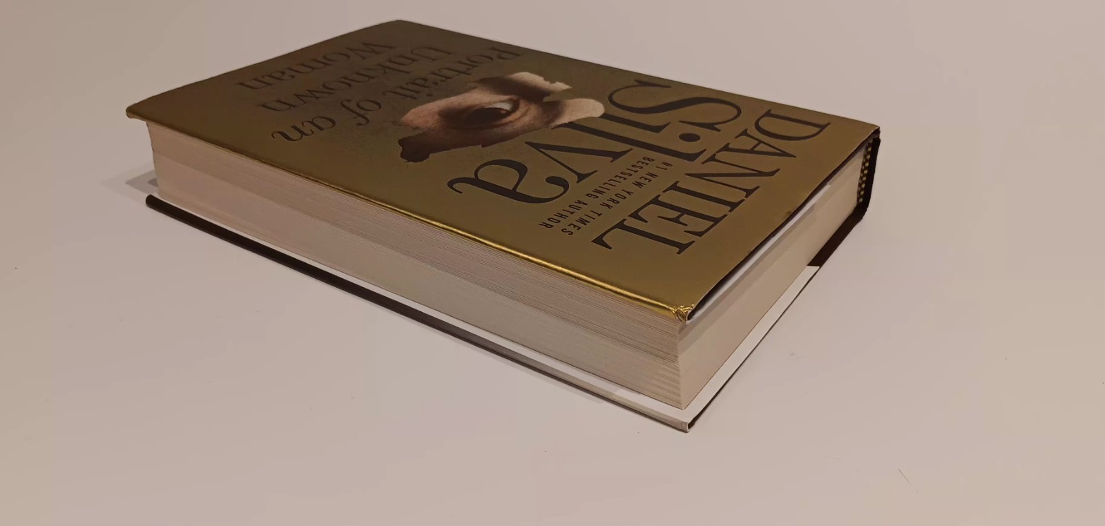 Portrait of an Unknown Woman: A Novel – Hardcover, by Silva Daniel – Very Good
