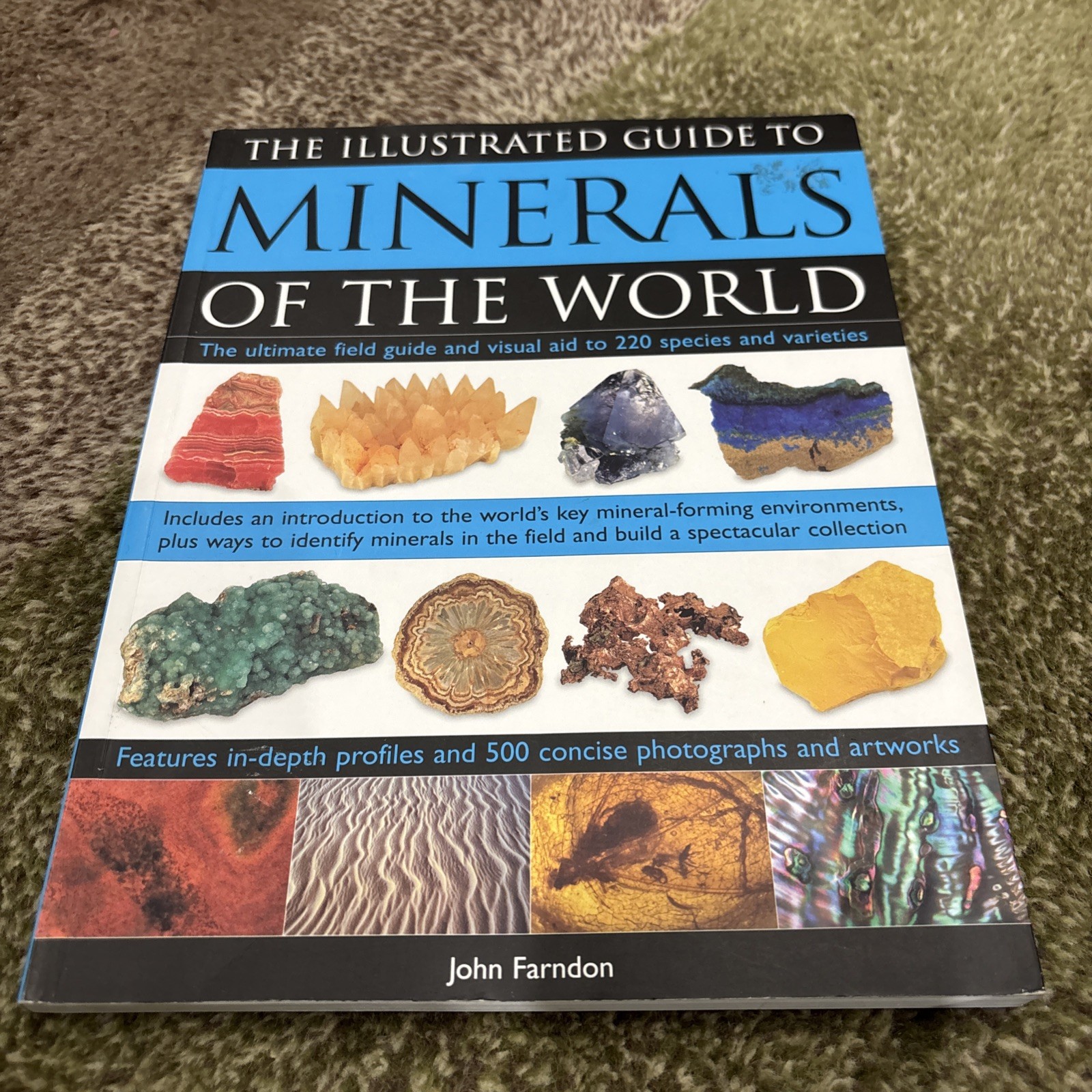 Illustrated Guide to Minerals of the World by John Farndon (Paperback)