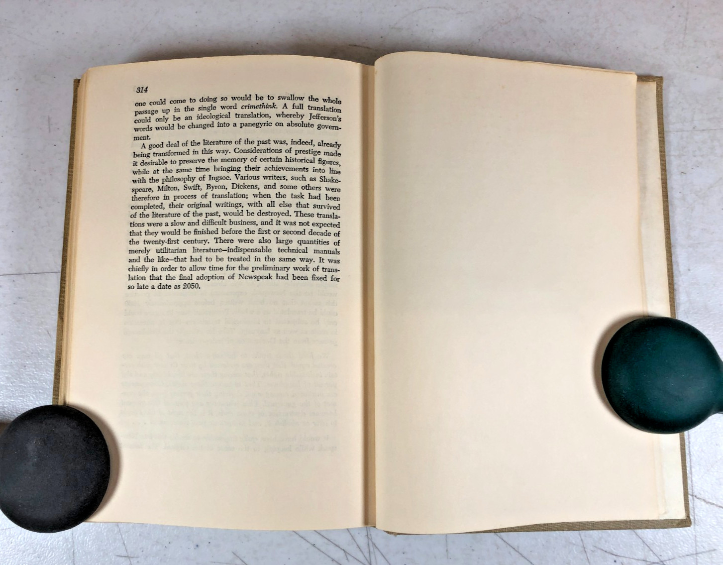 Nineteen Eighty-Four, George Orwell 1949 E-104