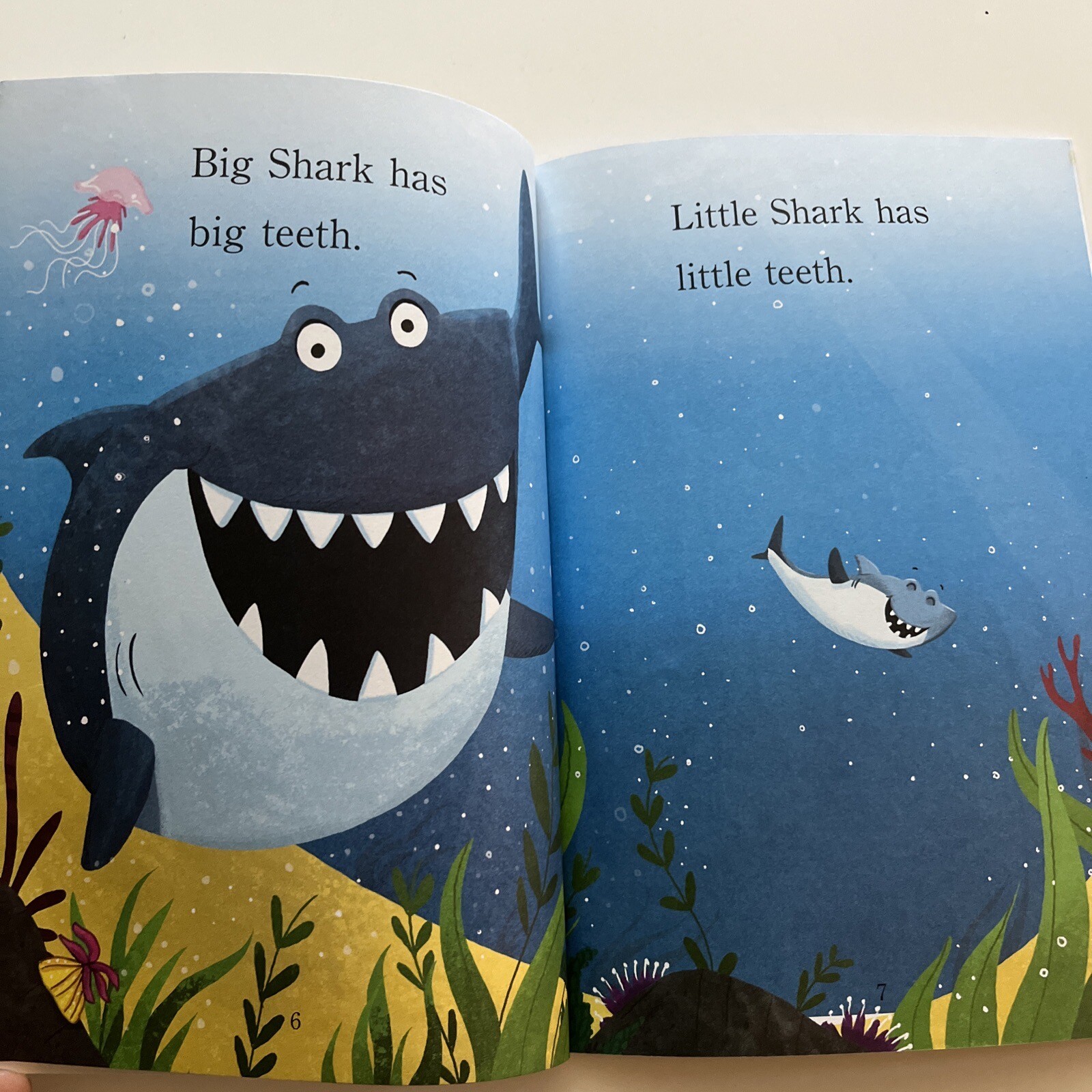 Step into Reading Ser.: Big Shark, Little Shark by Anna Membrino (2017, Trade…