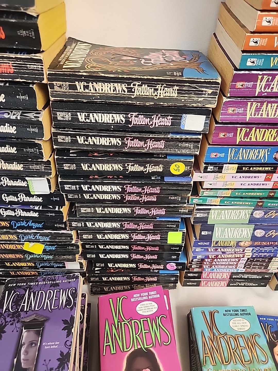 VC Andrews PAPERBACK BOOK/BOOKS /VARIOUS TITLES /CHOICE