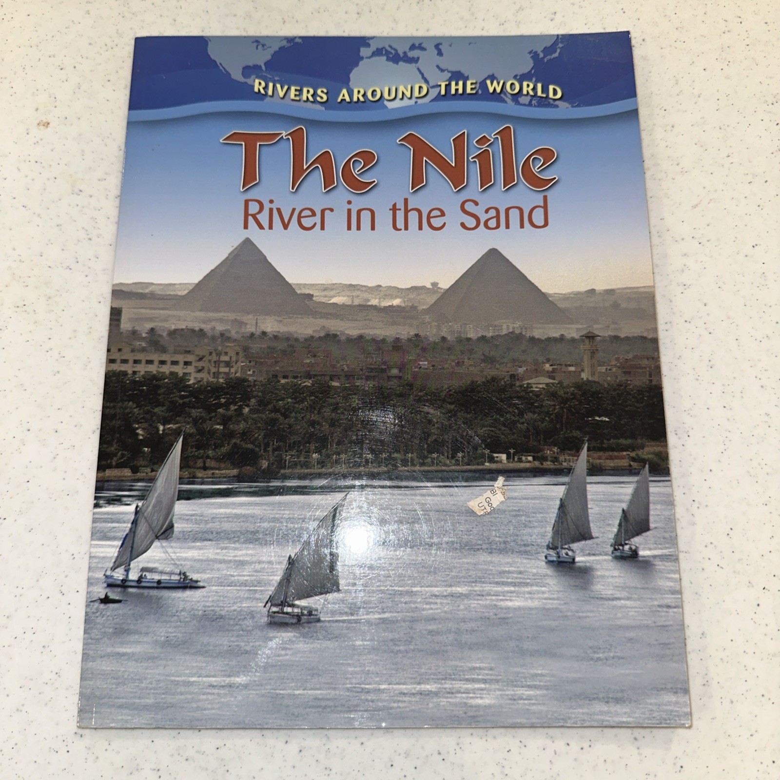 Nile : River in the Sand by Molly Aloian (2010, Trade Paperback)