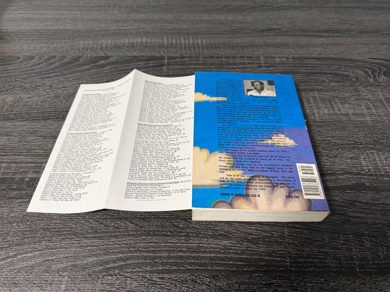 Behold a Pale Horse William Cooper 1991 UNREVISED 500p Protocols of Z CFR Zion