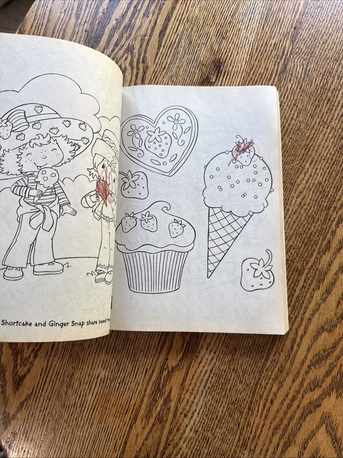 Strawberry Shortcake: : 400 Pages of Coloring Fun! (Strawberry Shortcake) BB