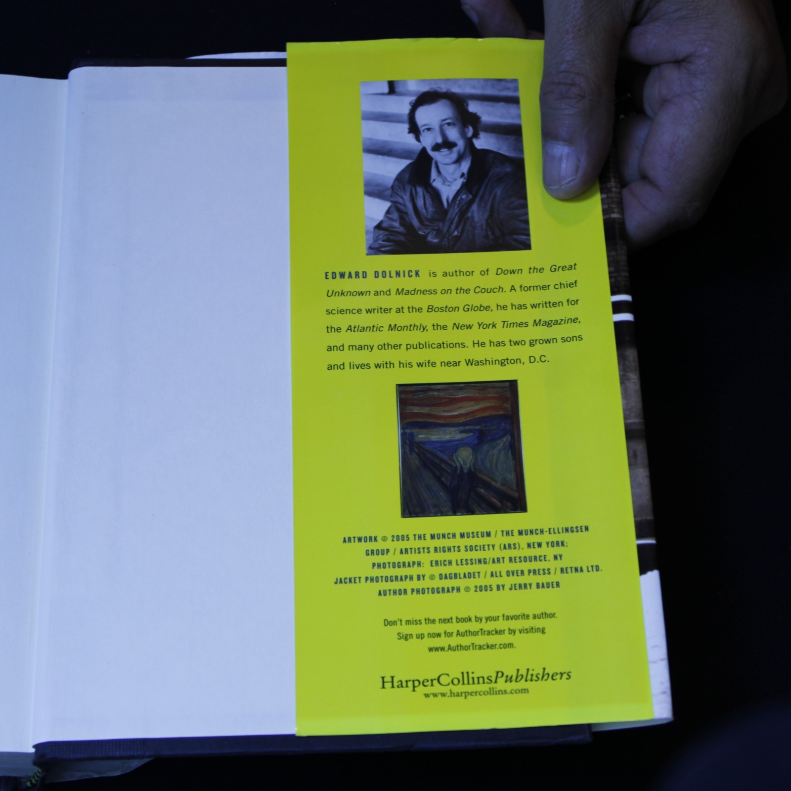 The Scream’s Shadowy Heist Expertly Detailed True Crime Hardcover Art History
