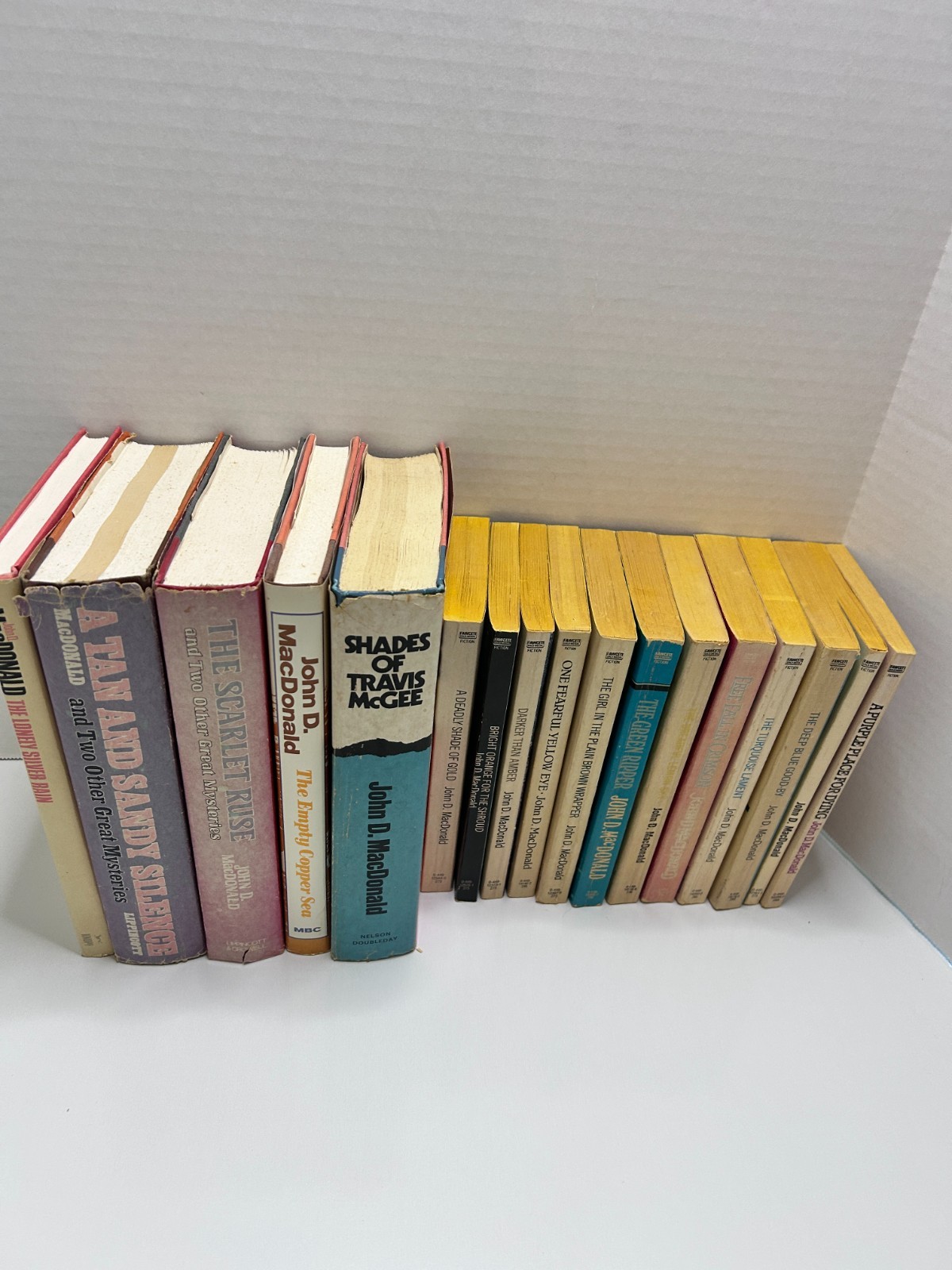 John D. MacDonald Vtg Lot Travis McGee Books 20 Volumes Hardcover & Paperback