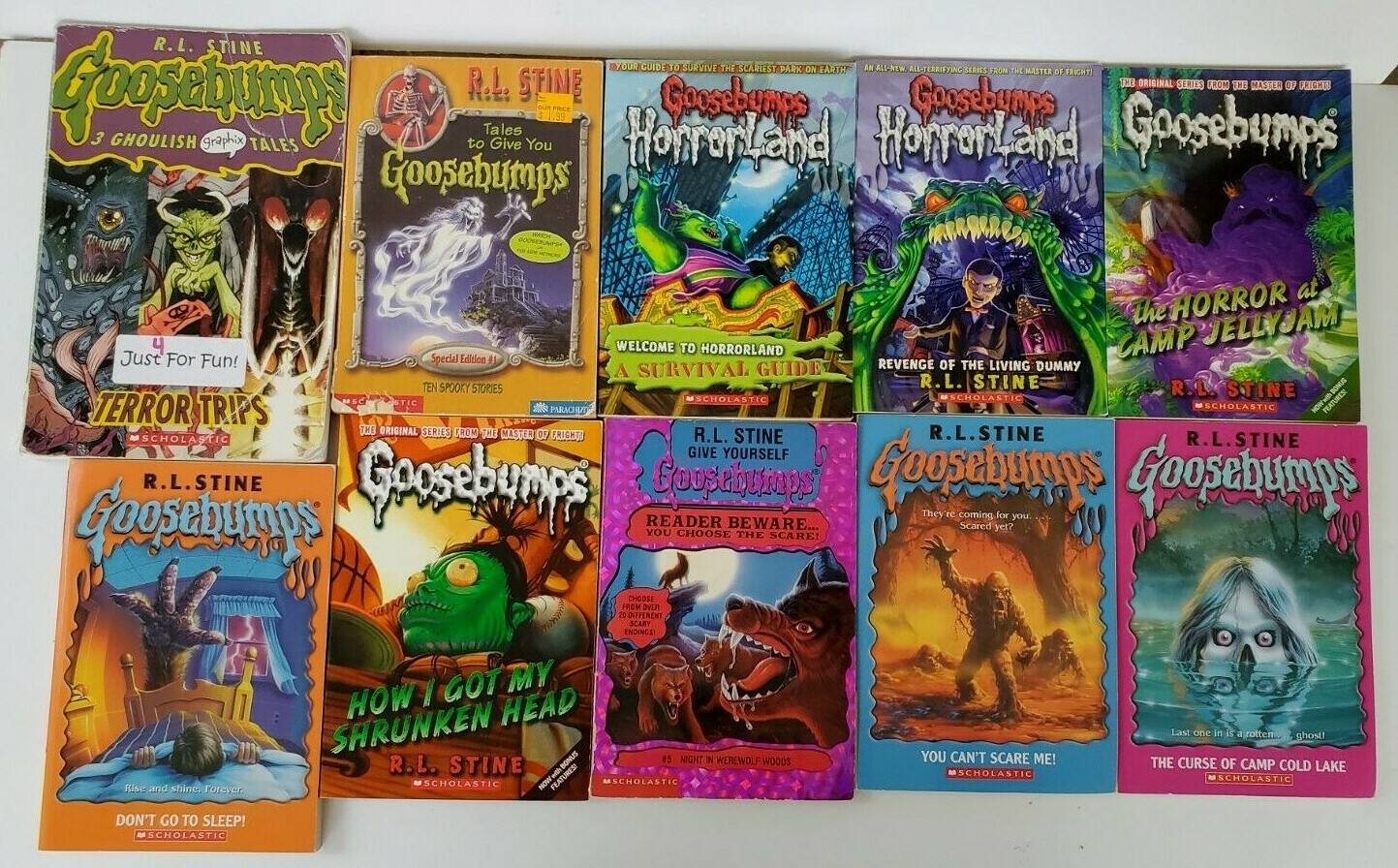 Lot of 10: 7 Goosebumps (1990s), 2 Horrorland (2000s), 1 Graphic Novel (1995)